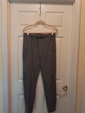 Russell Men's Gray Athletic Jogger Pants Size Medium 32-34